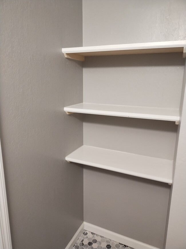 Bathroom storage - 5060 76th Ave N