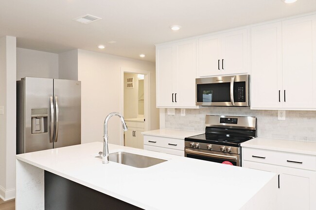 Building Photo - Pet-Friendly Glenbrook Apartment Near Crozet Park