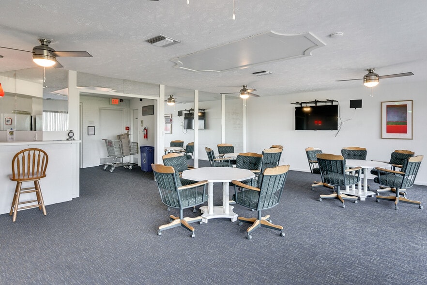 Building Photo - 500 S 37th St