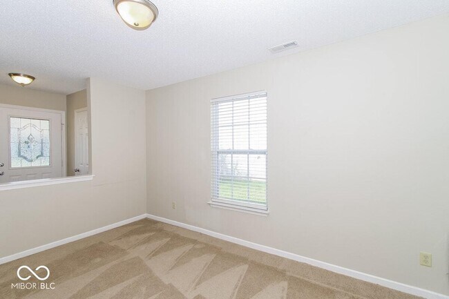 Building Photo - 2031 Bridlewood Dr