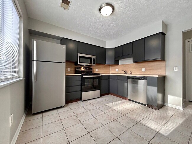 Building Photo - 2956 Vineland Ave SE