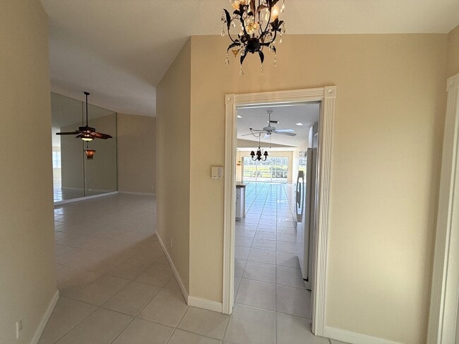 Building Photo - Elegant 2 Bedroom 2 Bath Villa Villagewalk in Palmer Ranch