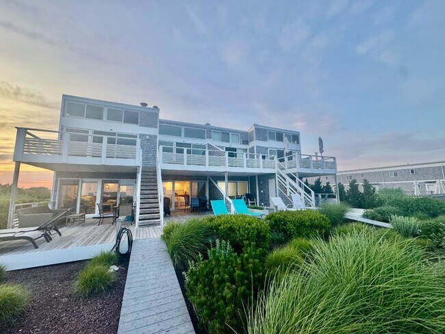 Building Photo - 539 Dune Rd