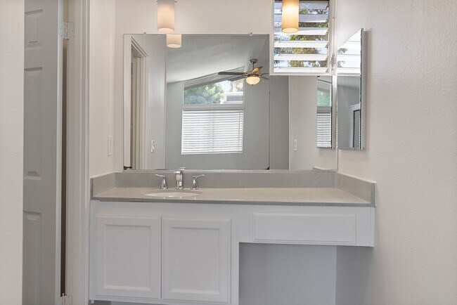 Building Photo - 450 Bolero Way