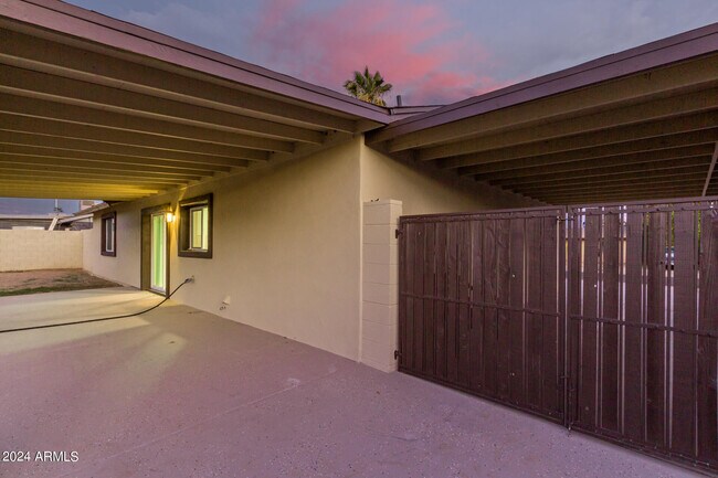 Building Photo - 1602 W Rockwood Dr