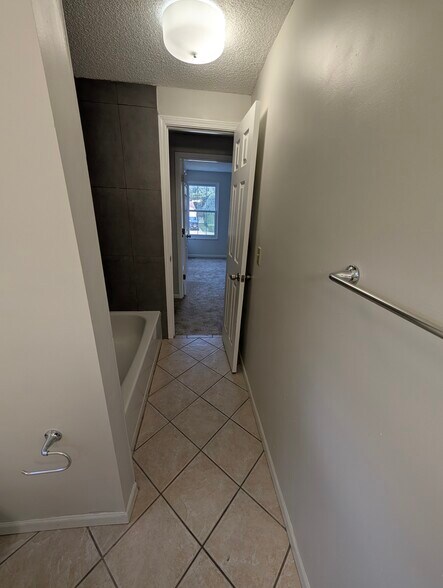 Building Photo - 3115 Larbrook Ct