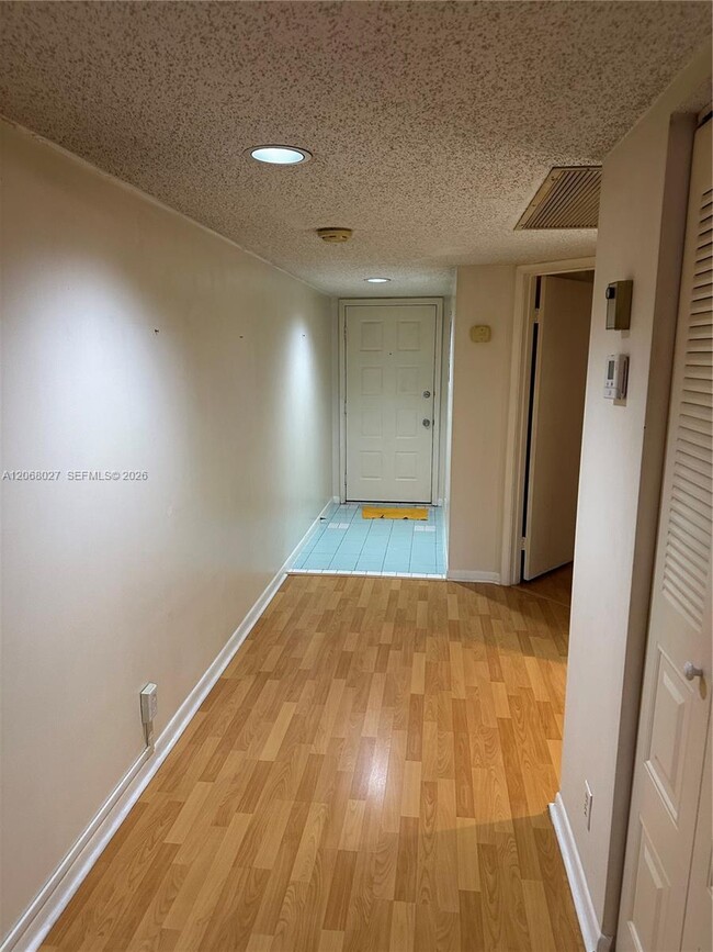 Building Photo - 1000 SW 128th Terrace