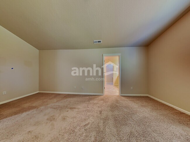 Building Photo - 3208 NE 75th St