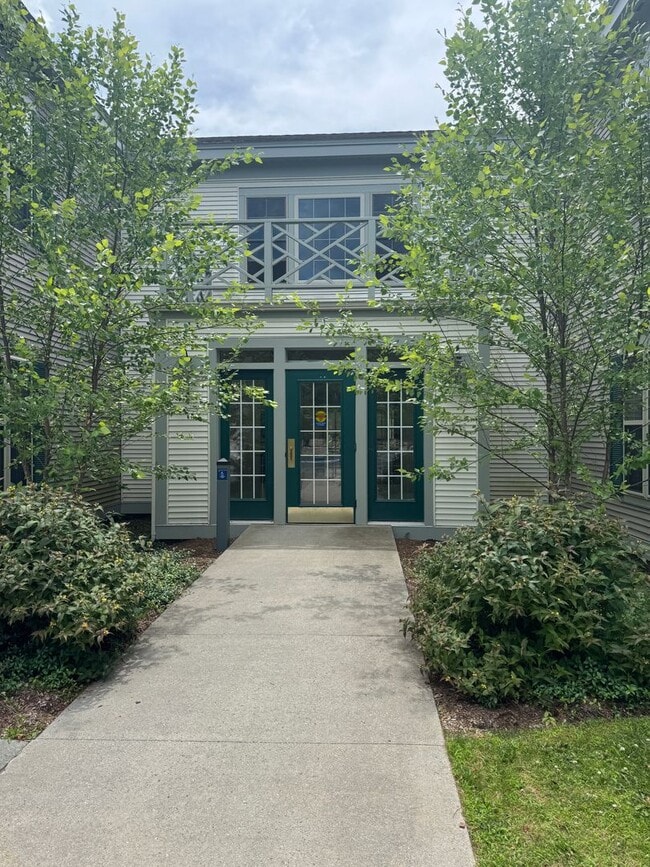 Building Photo - 85 S Main St