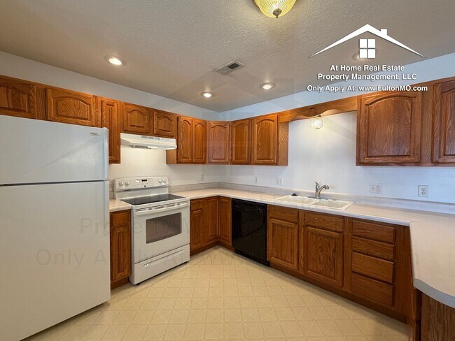 Building Photo - 1117-1119 Ashton Circle East