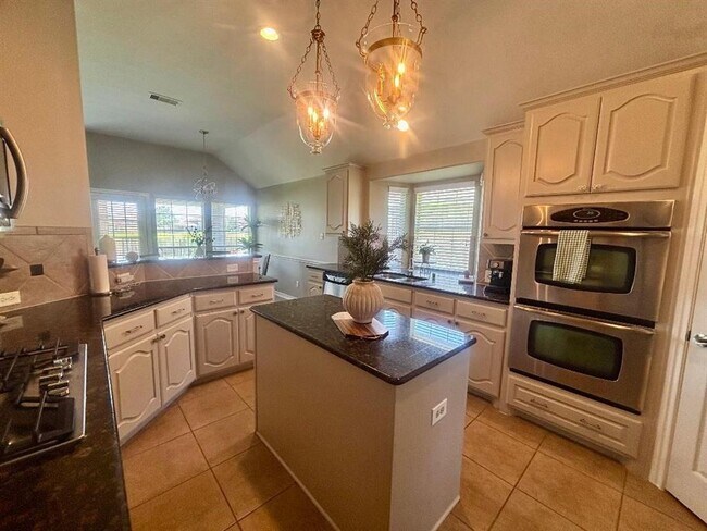 Building Photo - 8527 Cape Royal Dr