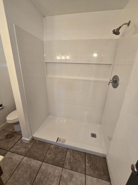 Building Photo - 223 E 2nd St