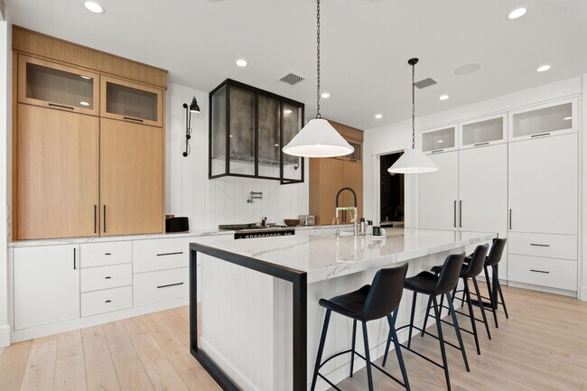 Building Photo - 5309 N 33rd St