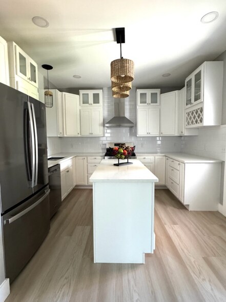 Building Photo - 5230 Bancroft Ave