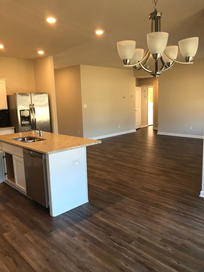 Building Photo - 75721 Rickelin Dr