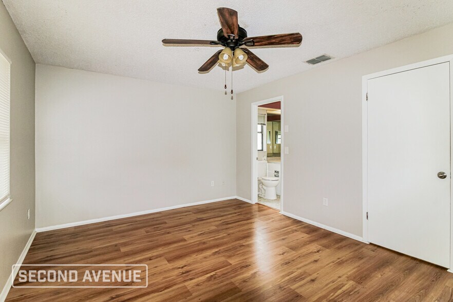 Building Photo - 7231 Box Elder DR