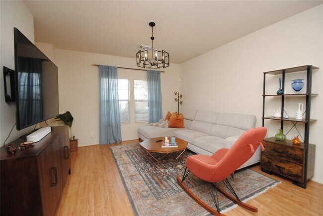 Building Photo - 6363 Provident Green Dr
