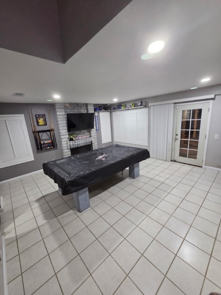 Building Photo - 22 Ridge Crest Cir