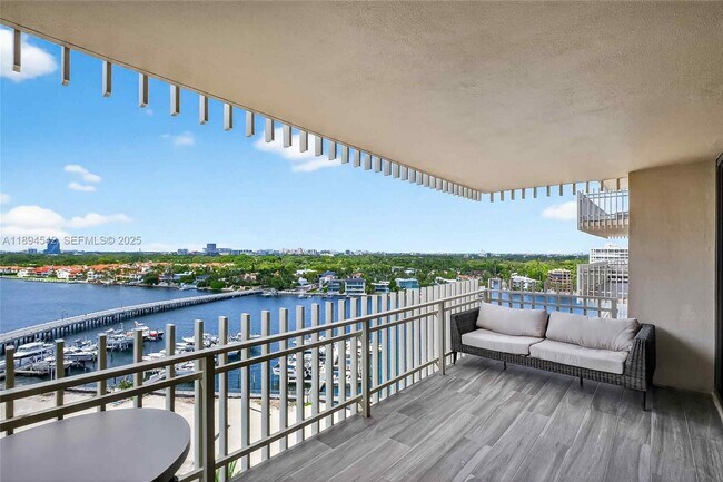 Building Photo - 2 Grove Isle Dr