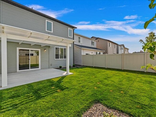 Building Photo - Must See!  Ready to move in! 4 bedroom, 2 bath home available in Verado with landscaping Included!