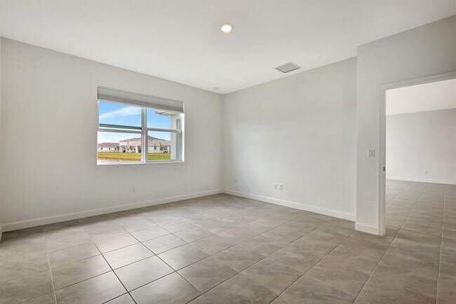 Building Photo - 14183 SW Harker St