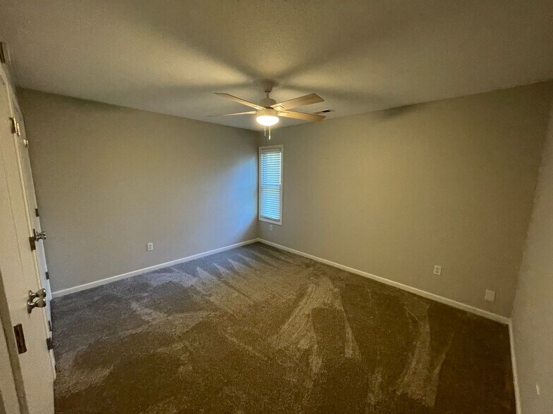 Building Photo - 10617 Wood Flower Ct