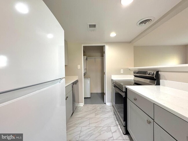 Building Photo - 9689 Hagel Cir