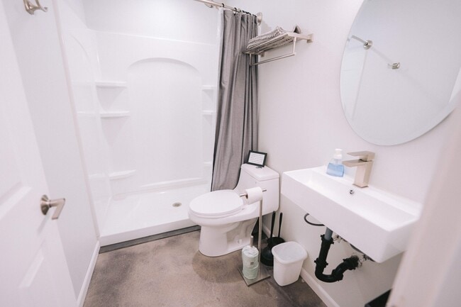 Building Photo - 48561 Rustic Ave