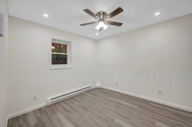 Building Photo - 752 Toll Rd