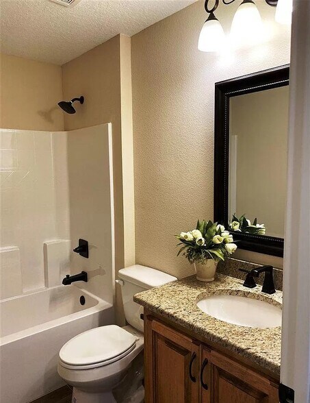 Building Photo - 9167 Tara Cir