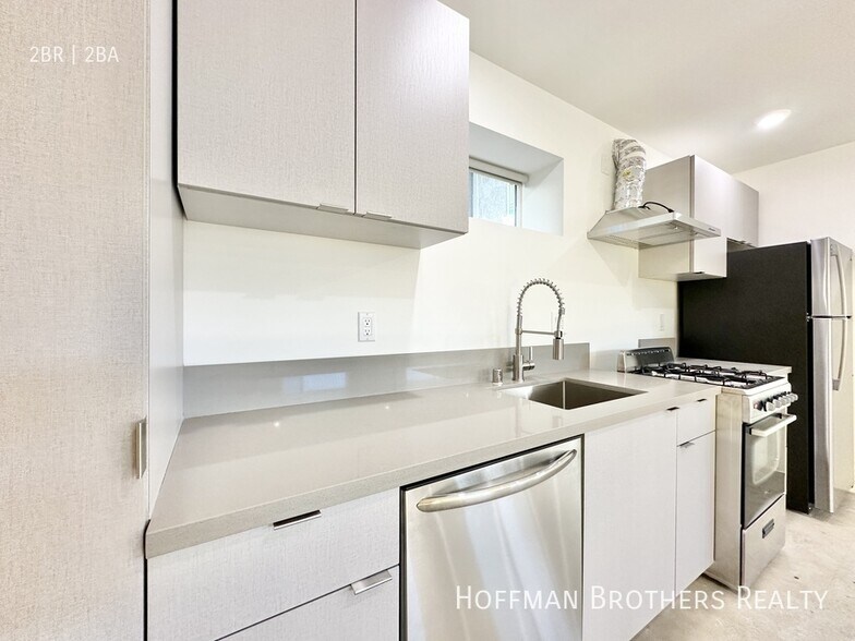 Building Photo - 2429 W Ave 33