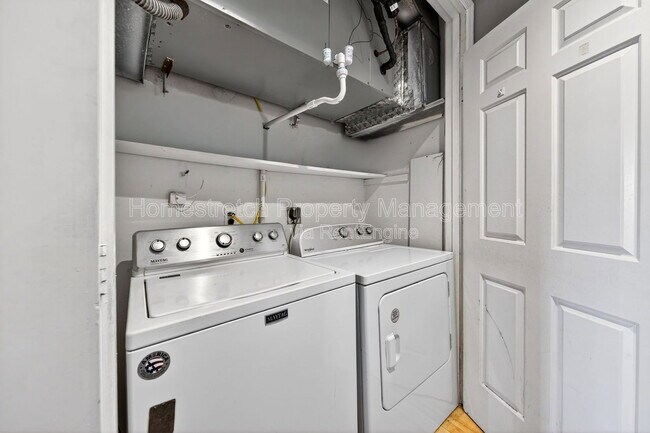 Building Photo - 322 N Boyle Ave