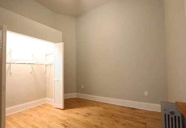 Building Photo - 1316 W Erie St