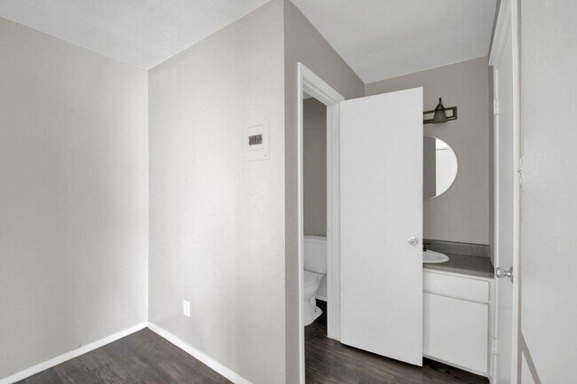 Building Photo - 4406 Avenue C