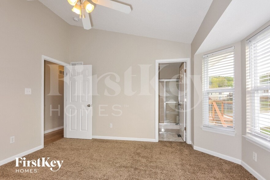 Building Photo - 2487 Waterfront Dr