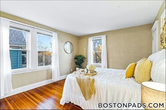 Primary Photo - 22 Gloucester St