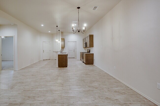 Building Photo - Luxury 3/2/2 Duplex in South Lubbock!