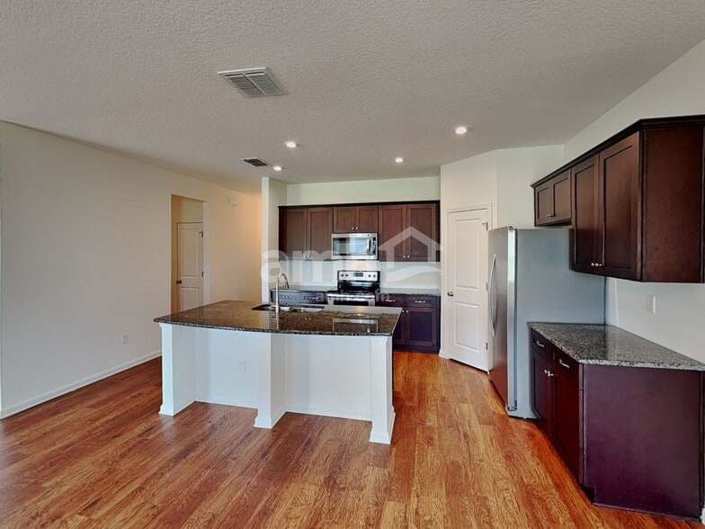 Building Photo - 8116 Golden Bamboo Dr