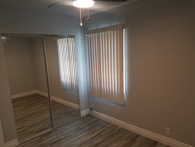Building Photo - 10203 S Wilton Pl