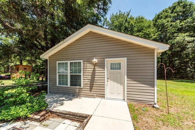 Building Photo - 3347 Walter Dr