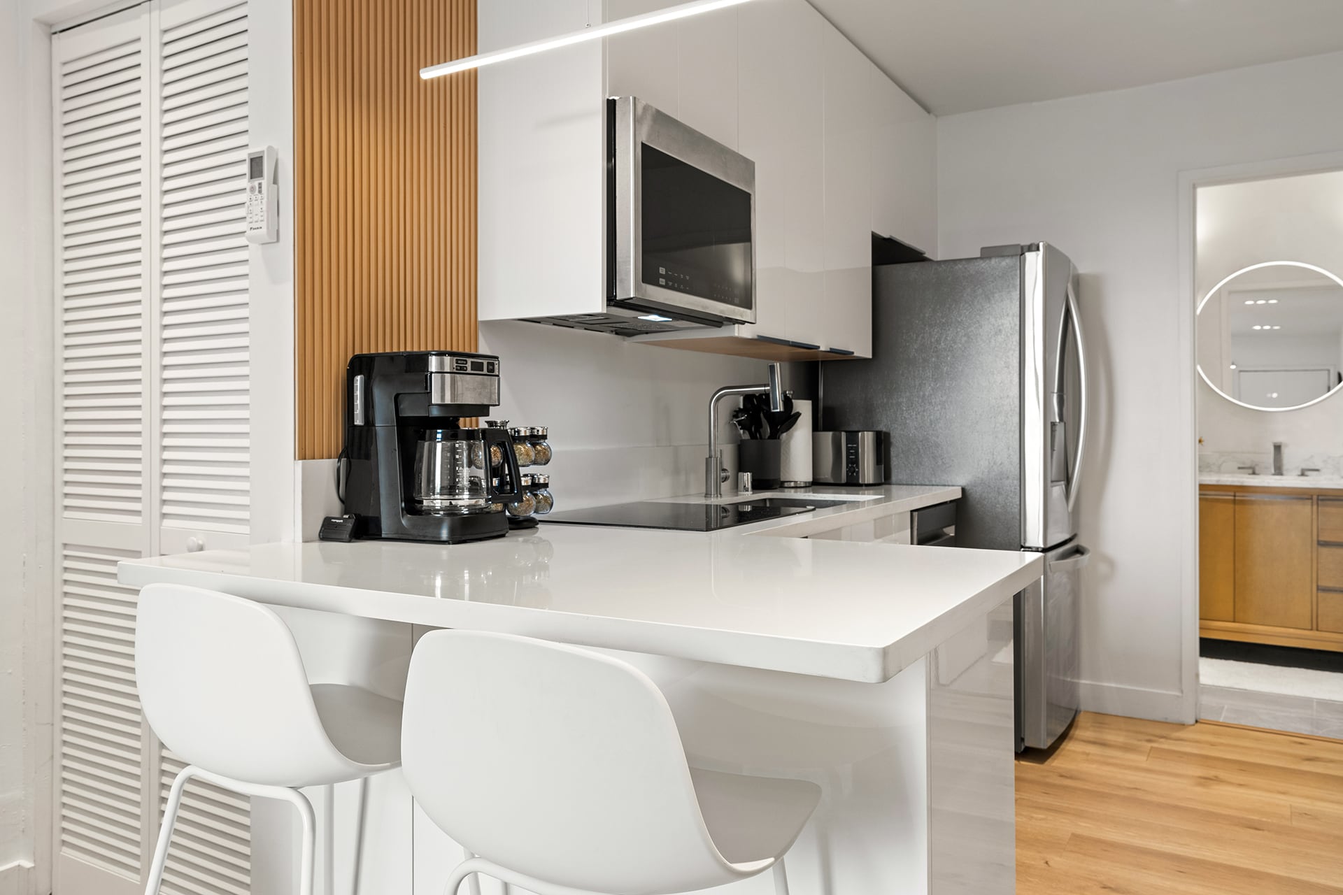 Building Photo - 2207 Ocean Front Walk