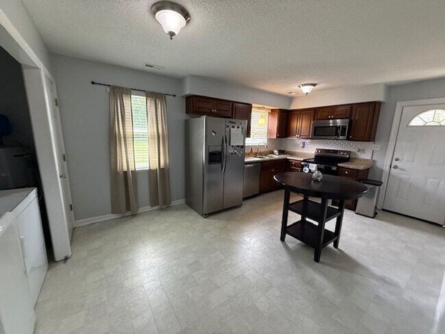 Building Photo - Rental Home Avail off of Gum Branch!