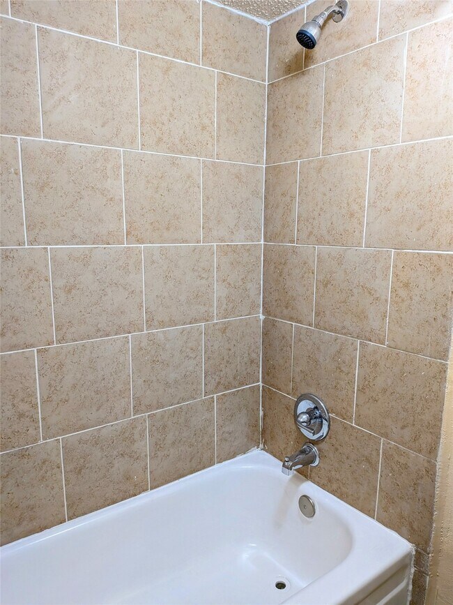 Building Photo - 10555 Turtlewood Ct