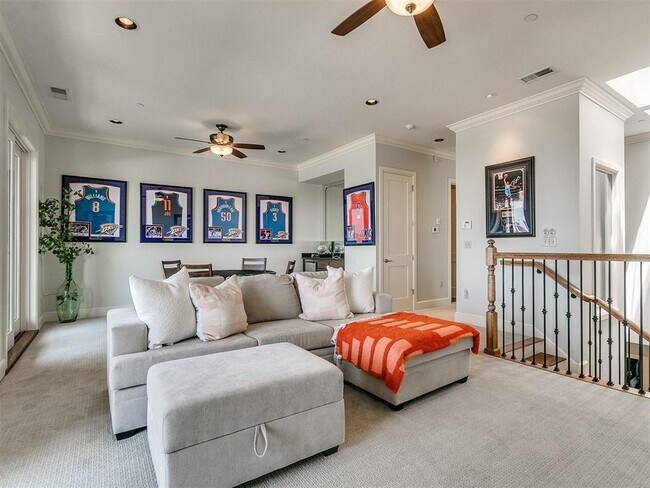 Building Photo - 414 NE 2nd St