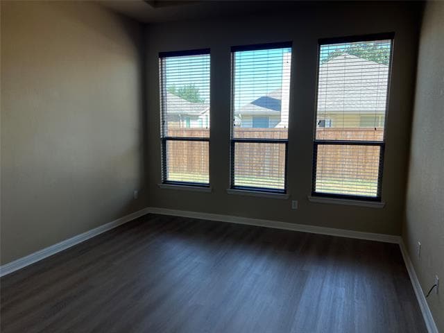 Building Photo - 1405 Nightingale Dr