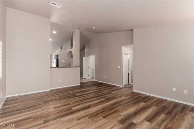 Building Photo - 529 Sun Mountain Ave