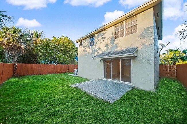 Building Photo - 5789 Woodland Point Dr