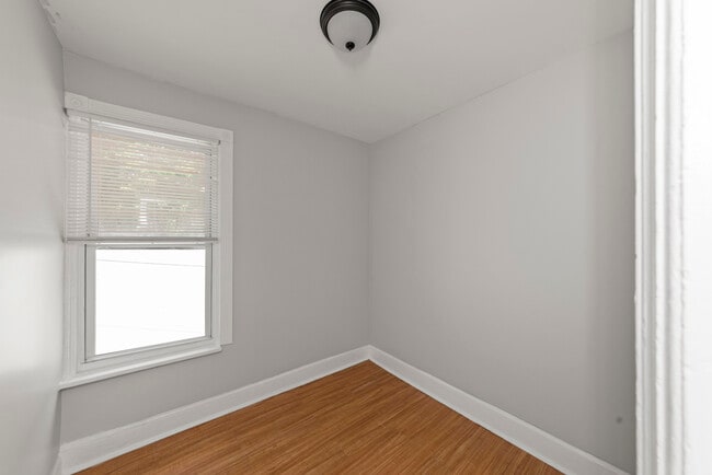 Building Photo - 1711 S Laflin St