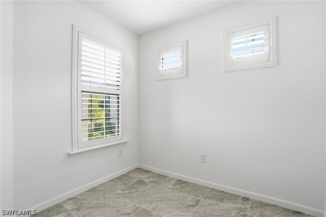 Building Photo - 1645 Serena Ave