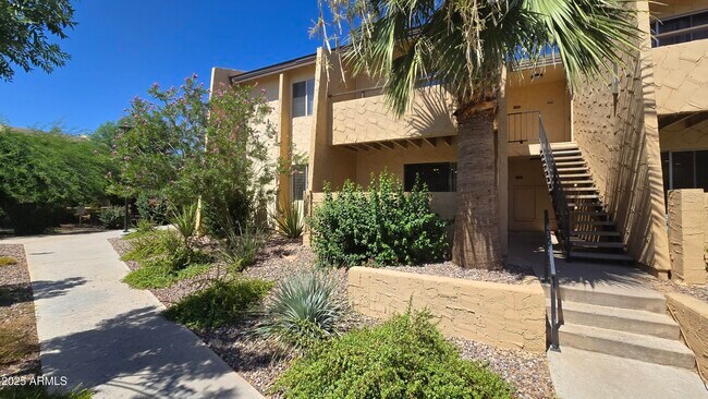 Primary Photo - 8055 E Thomas Rd